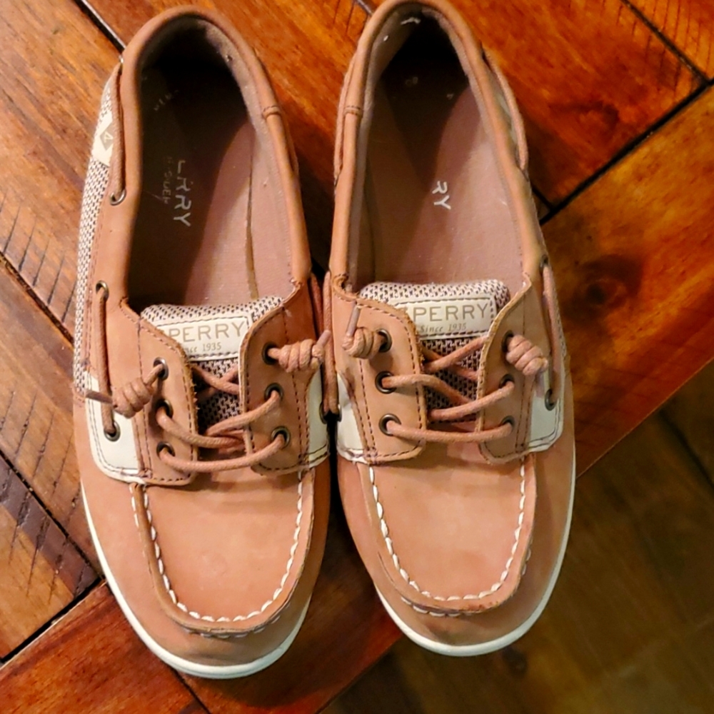 Girls Sperry shoes